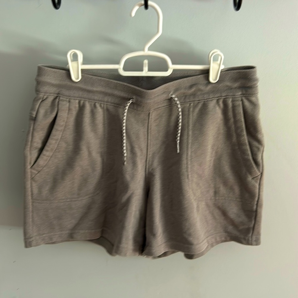 Columbia shorts, womens size medium, EUC, gray